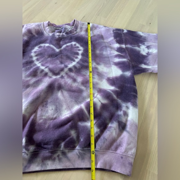 Urban outfitters heart tie-dye crewneck size s/m - Picture 4 of 4